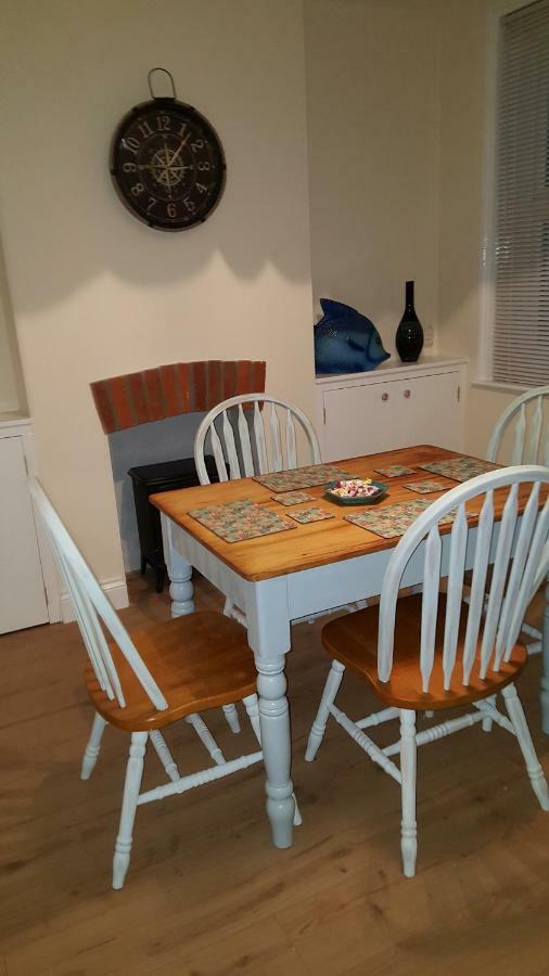 Chinwin Cottage Уеймут Екстериор снимка